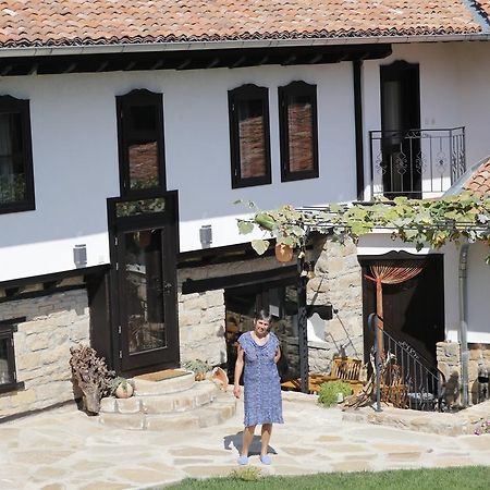 Guest House Epochs Since 1871 Lyaskovets Zewnętrze zdjęcie