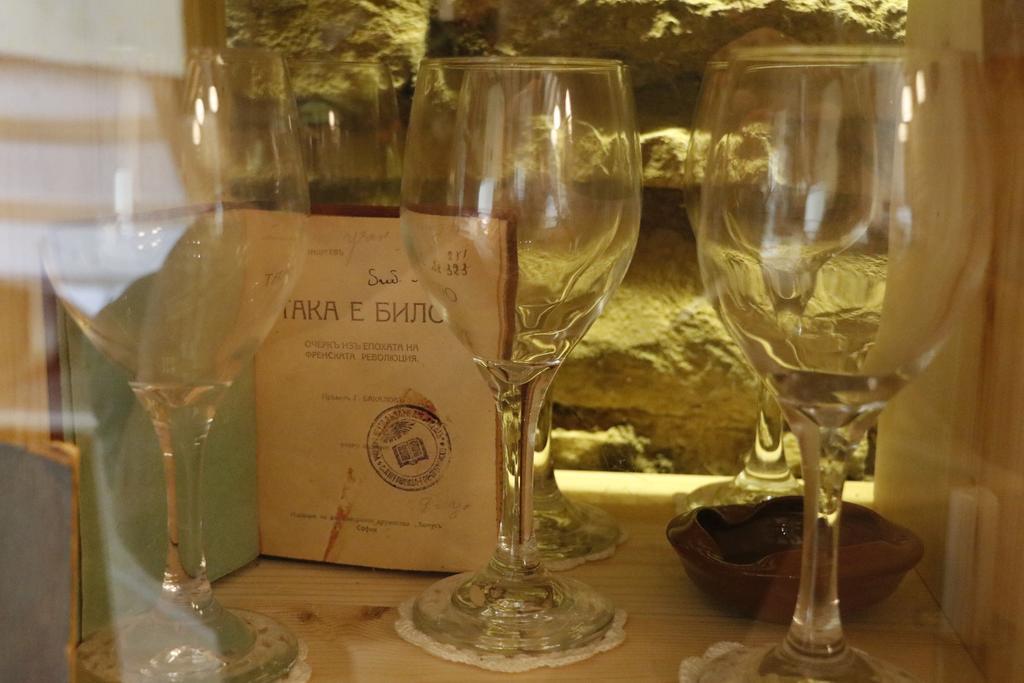 Guest House Epochs Since 1871 Lyaskovets Zewnętrze zdjęcie