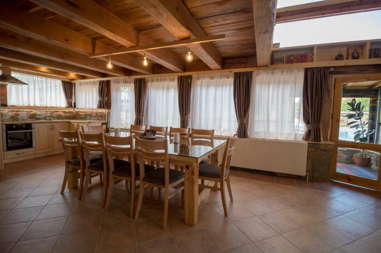 Guest House Epochs Since 1871 Lyaskovets Zewnętrze zdjęcie