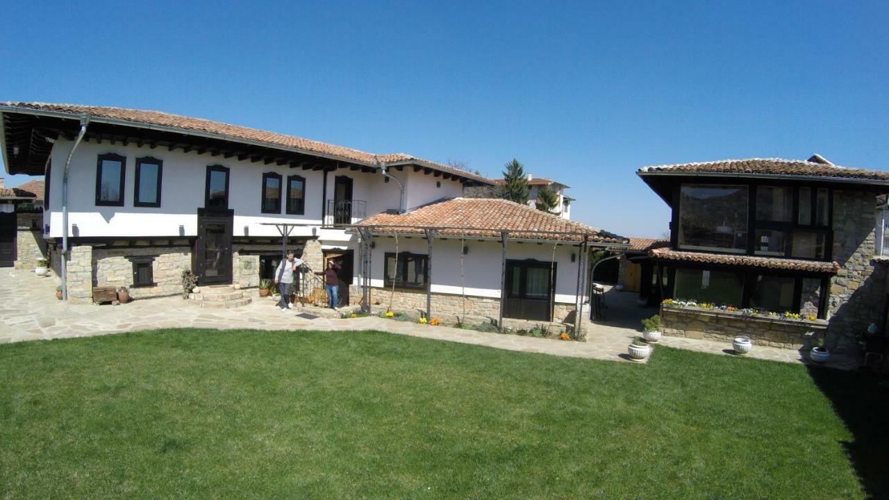 Guest House Epochs Since 1871 Lyaskovets Zewnętrze zdjęcie